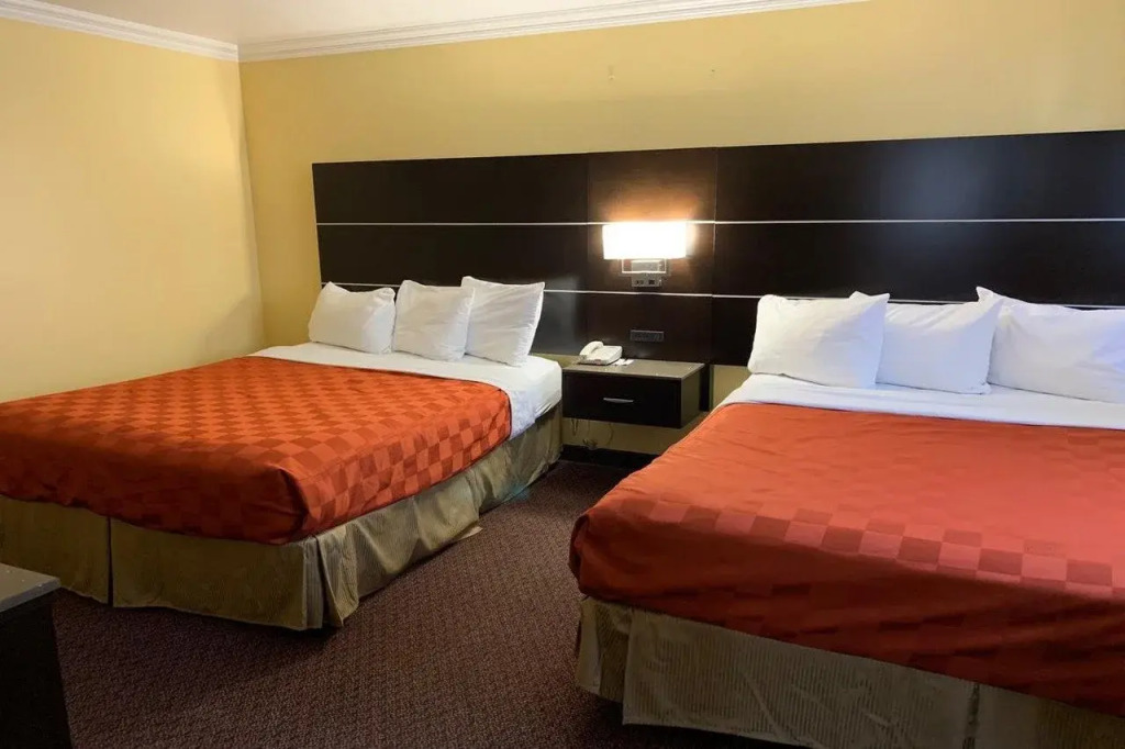 Olive Tree Inn & Suites, a Howard Johnson by Wyndham