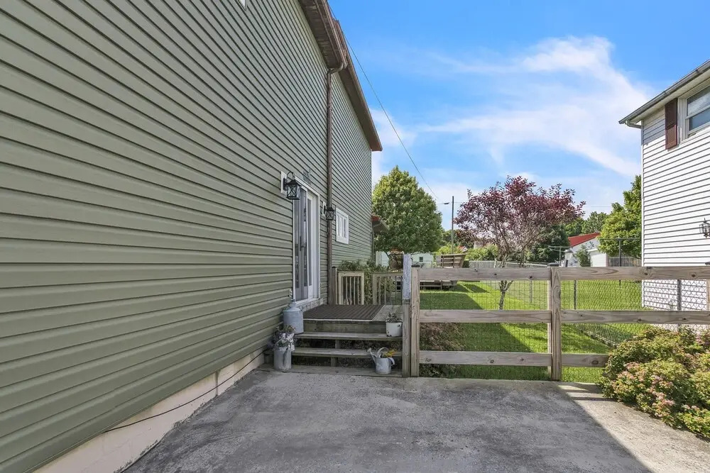 Home Port - Spacious Retreat In Prime Location 4 Bedroom Home
