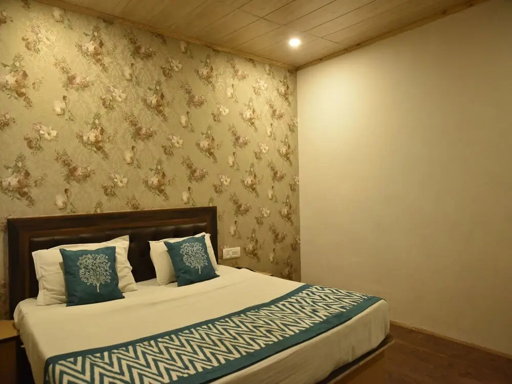 Itsy Hotels Crystal Palace Shimla With Valley View