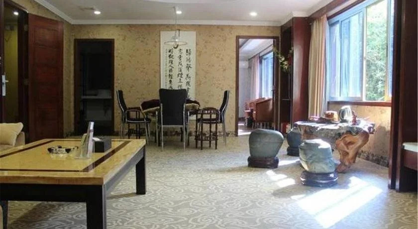 Wanfeng Hotspring Hotel