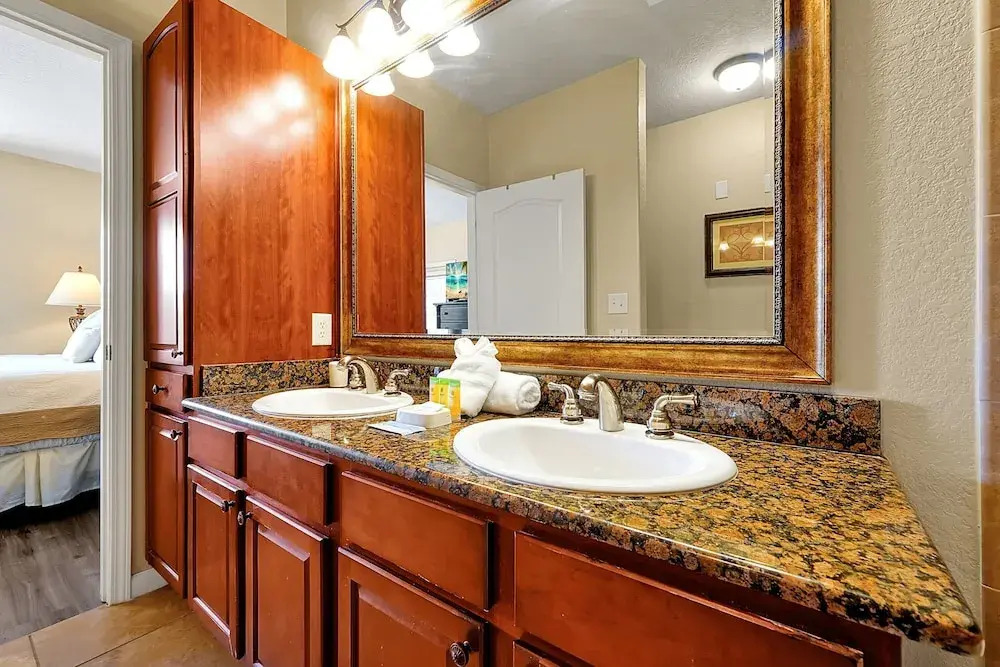 901 Charo Parkway, 2 BED
