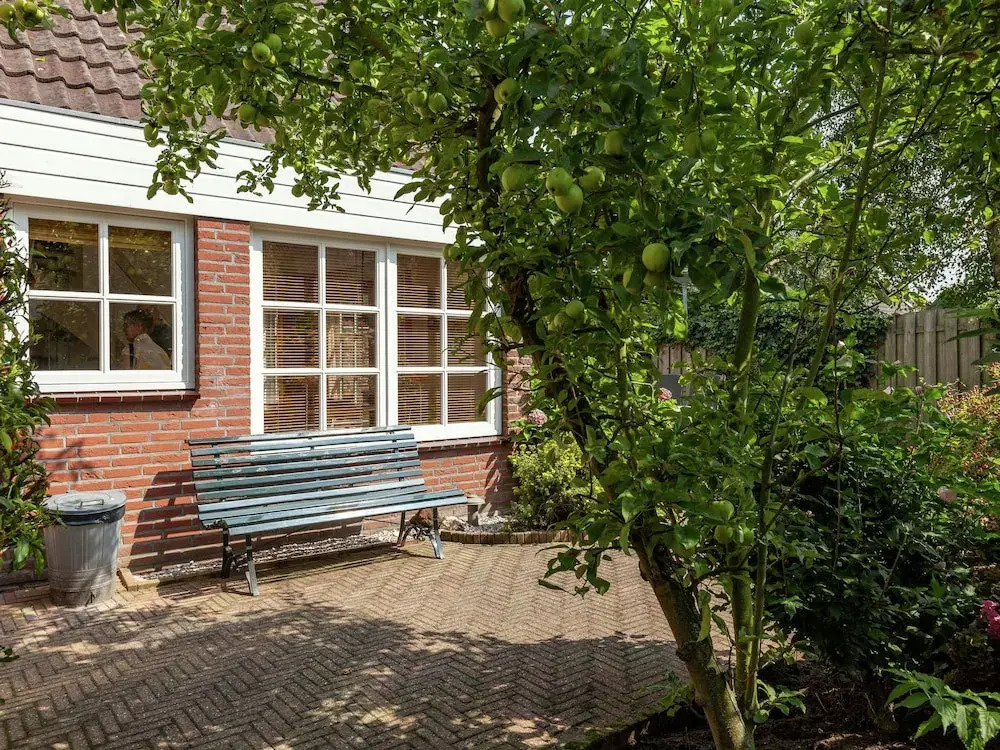 Modern Holiday Home in Noordwijkerhout with Fireplace