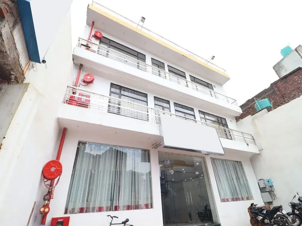 Hotel kb Square Near Chandigarh Railway Station