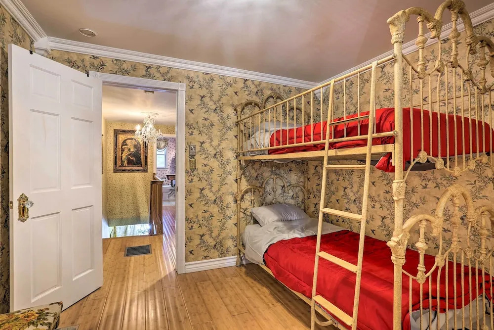 1 Mi to Lake Wallenpaupack: Spacious Poconos Villa