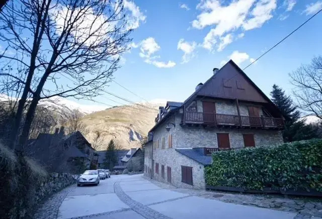 Apartment 3 bedrooms with ski locker and parking at Baqueira-Beret
