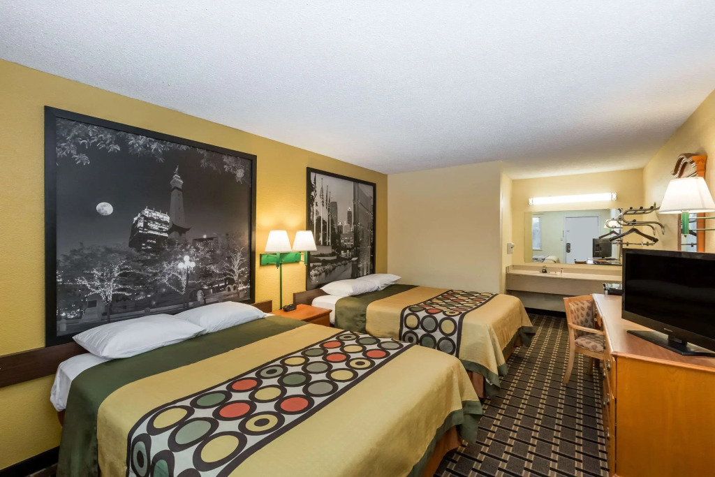 Super 8 by Wyndham Indianapolis-Southport Rd