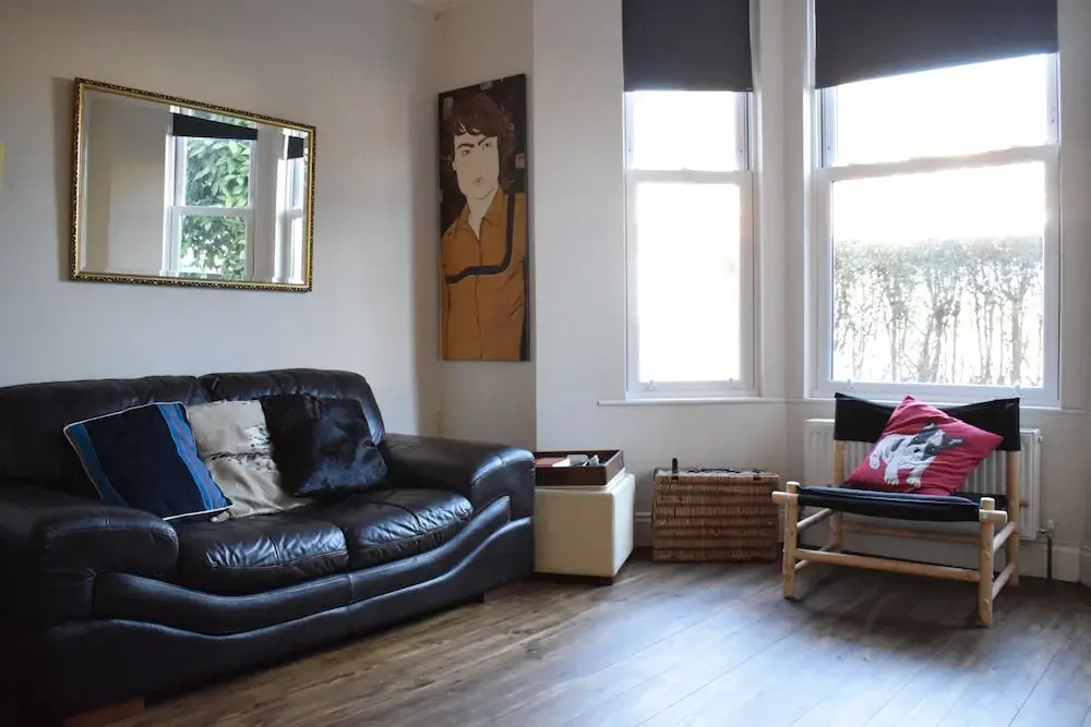 1 Bedroom Garden Flat in North West London