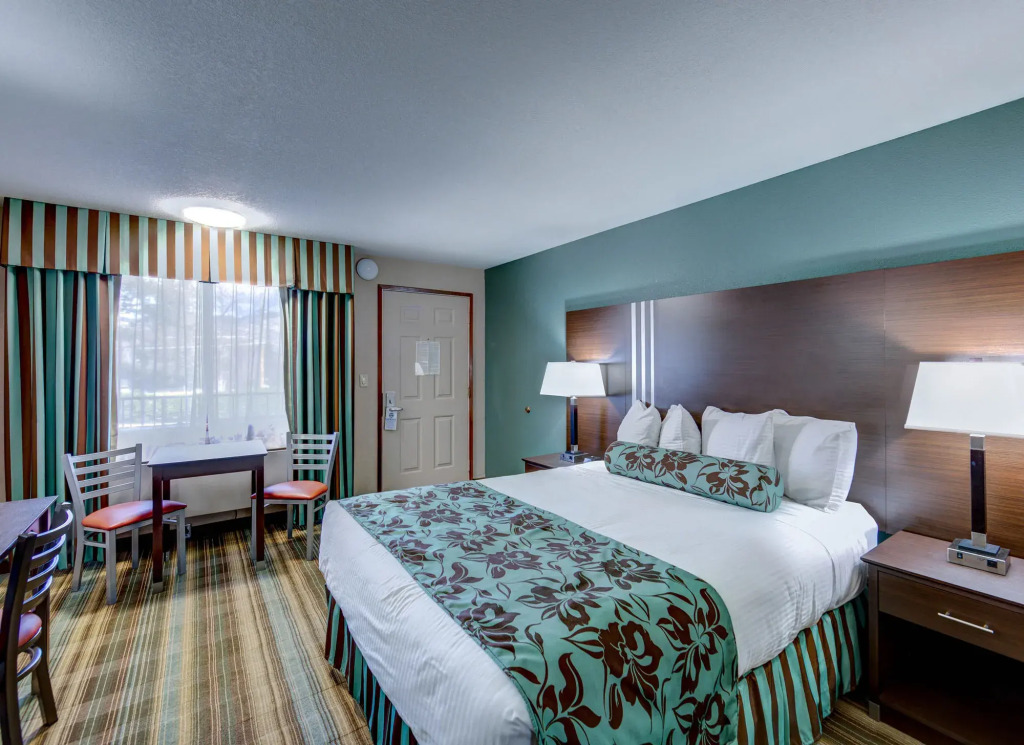 Prosperos Flagship Inn