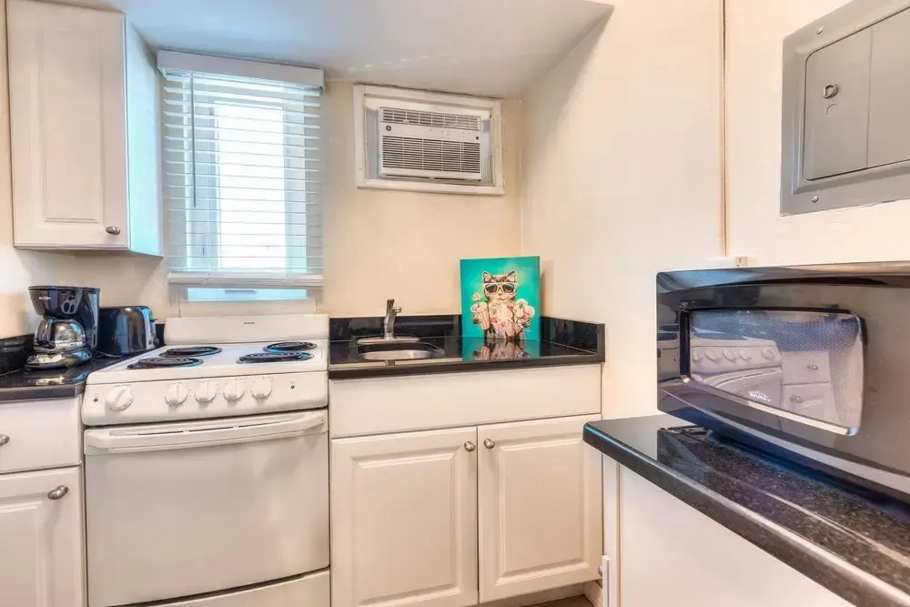 Tropic Terrace #48 - Beachfront Rental 1 Bedroom Condo by Redawning