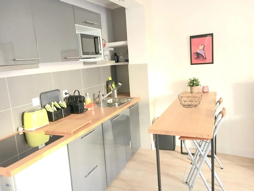 Studio in Marseille, With Furnished Balcony and Wifi - 2 km From the B