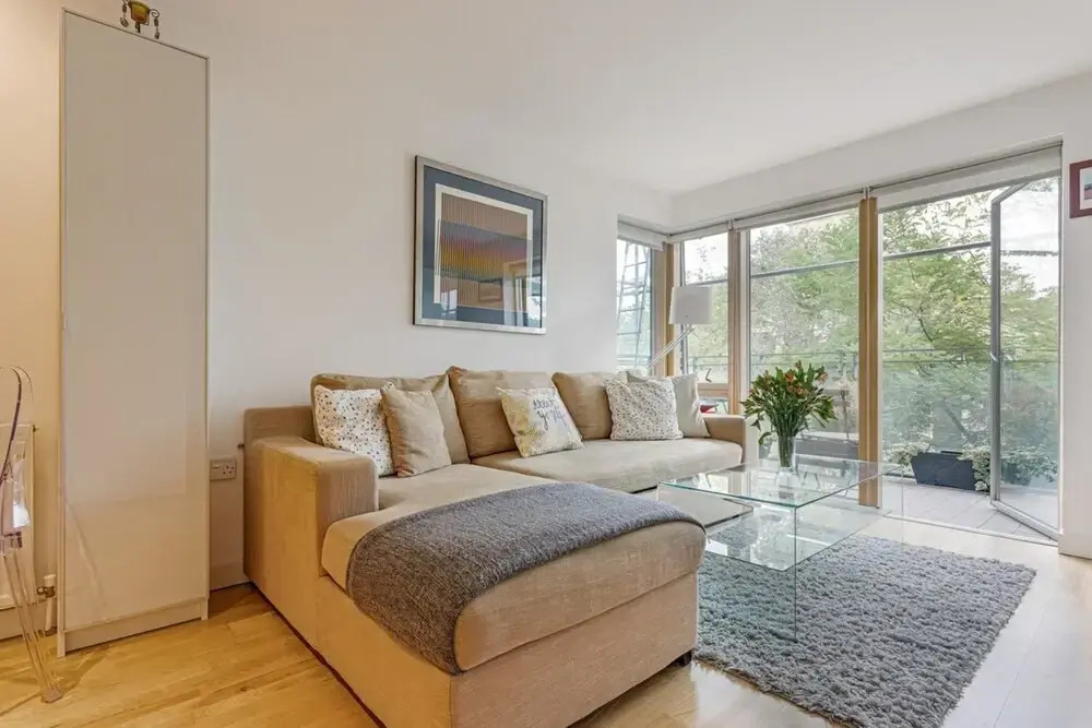 Bright 1 Bedroom Apartment Near London Bridge With Balcony