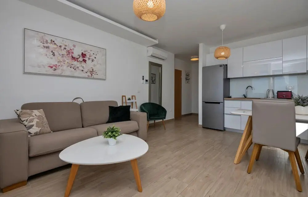 Nice Apartment in Baska Voda With 1 Bedrooms, Heated Swimming Pool and Swimming Pool