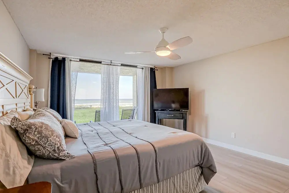 Oceanfront Condo With Beach Access, Patio, Outdoor Pools, Tennis Court, W/d, AC