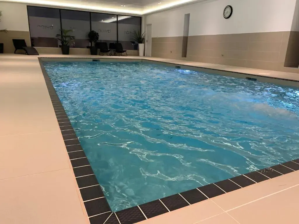 3 Middlecombe - Indoor Pool & 4 min walk to Beach!