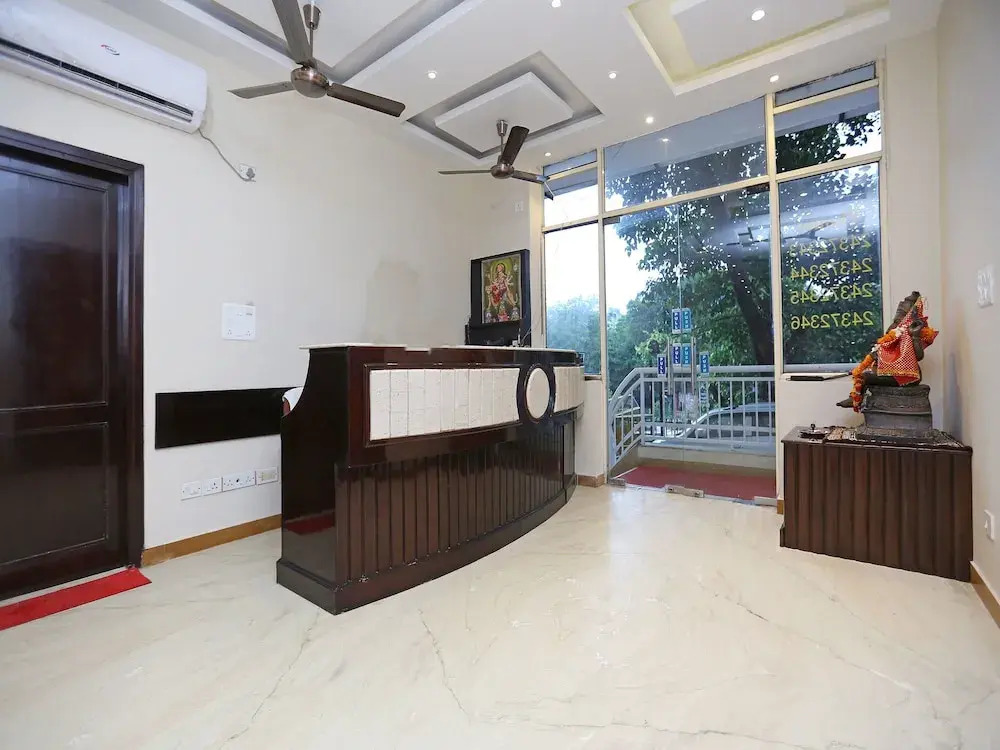 OYO 9606 City Centre Home