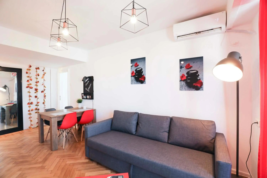 Victoria Avenue Apartment