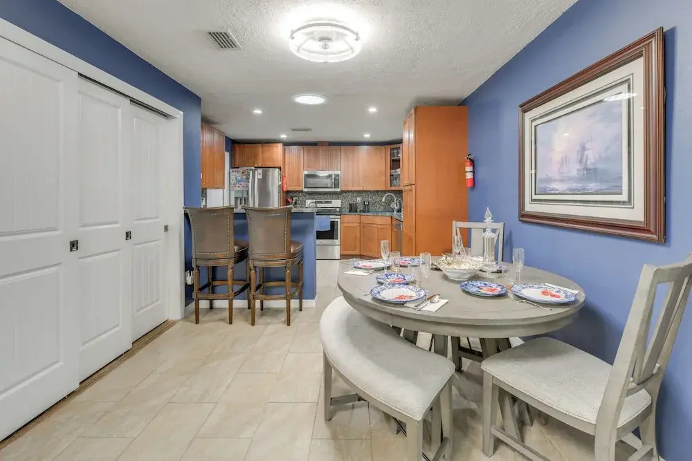 Private Hot Tub, Pool & Yard: Modern Bradenton Gem