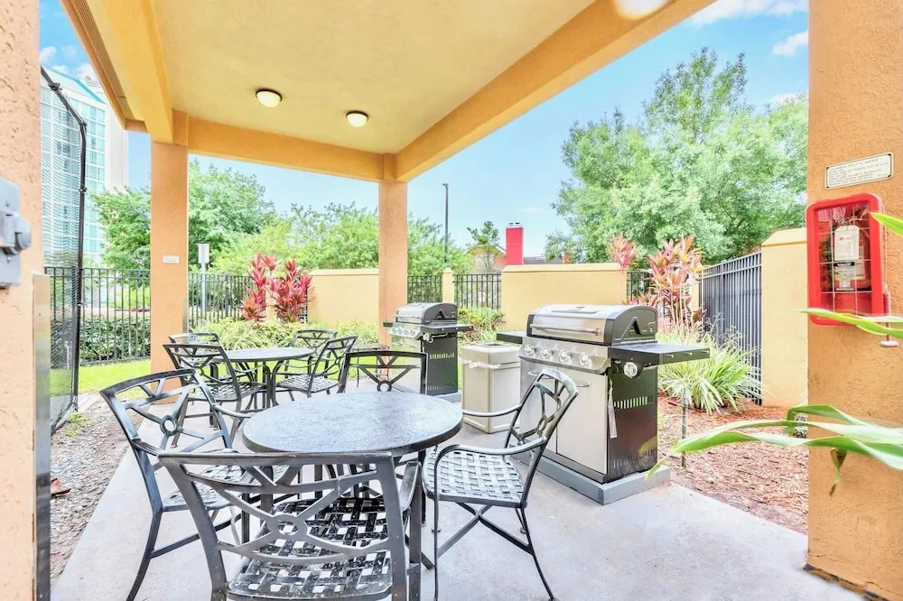 Hot Tub & Pool Condo Near to Universal