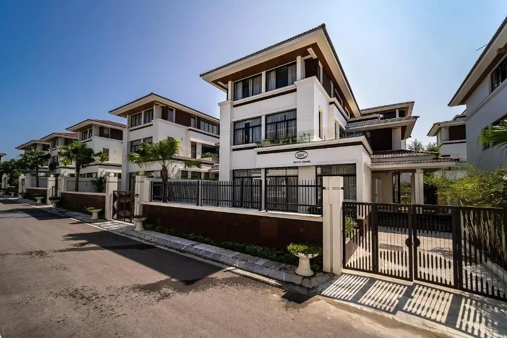 IDC White House Ha Long FLC Golf & Resort