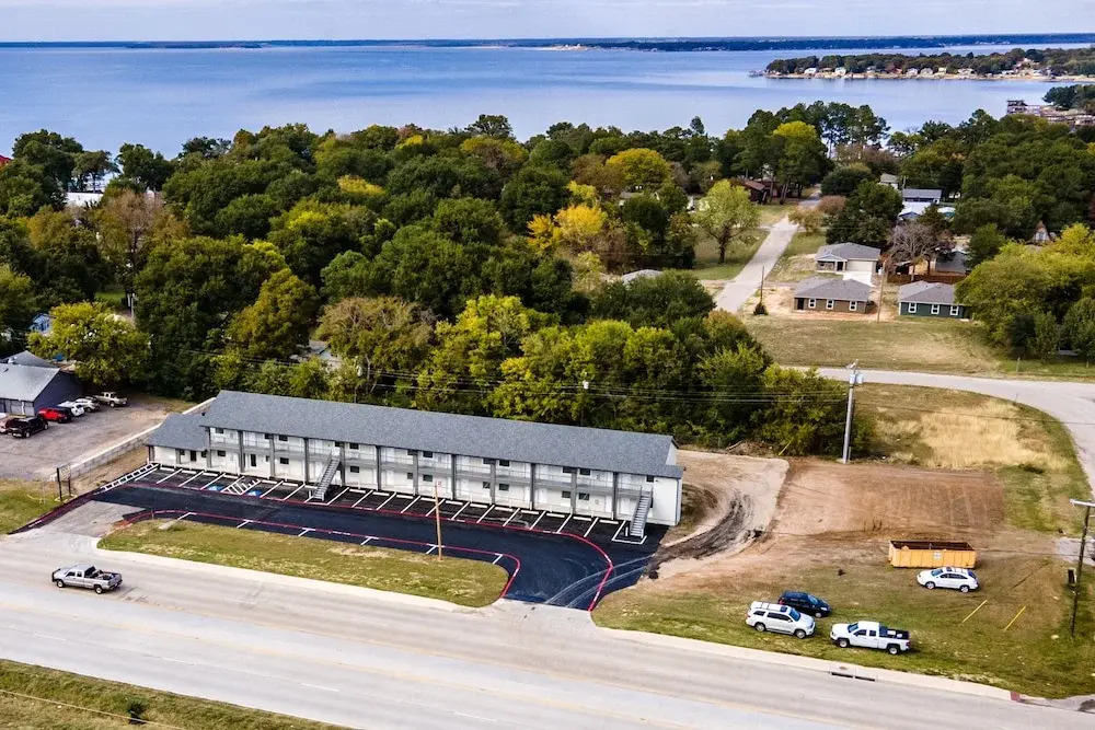 Extended Stay Gun Barrel City