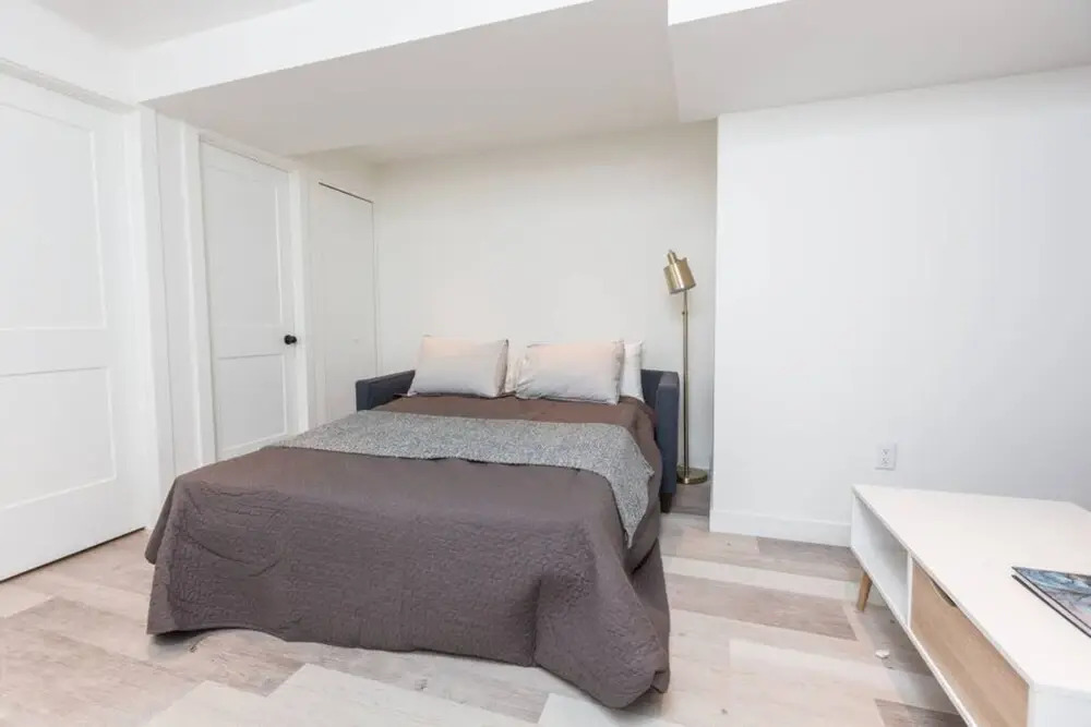 1 Bedroom Trendy Condo in Trinity Bellwoods