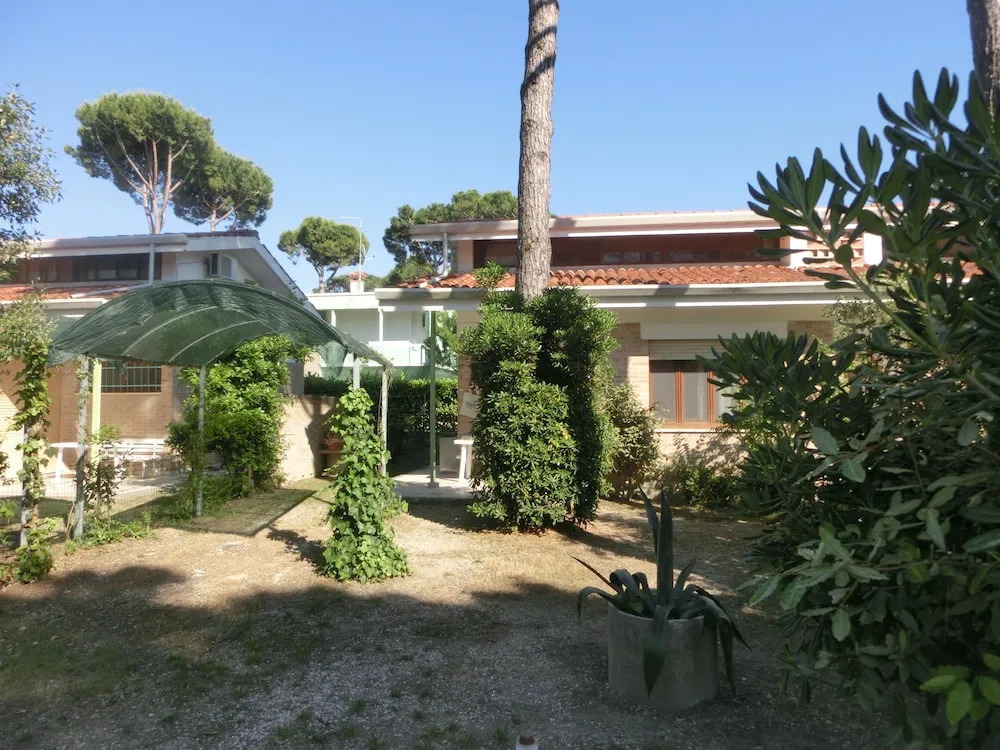 Cozy villa 250 metres from the beach