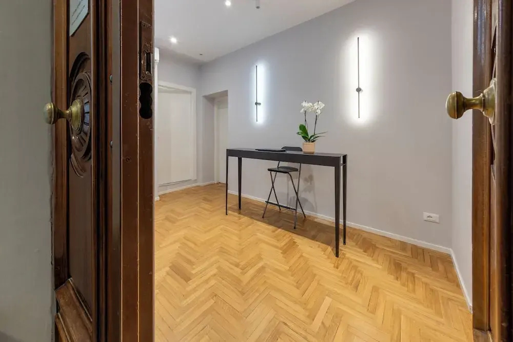 Carrara24
