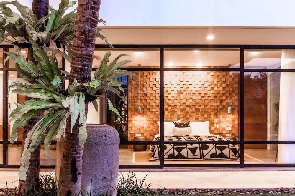 Villa Nonnavana - 12-minute walk to Batu Bolong Beach