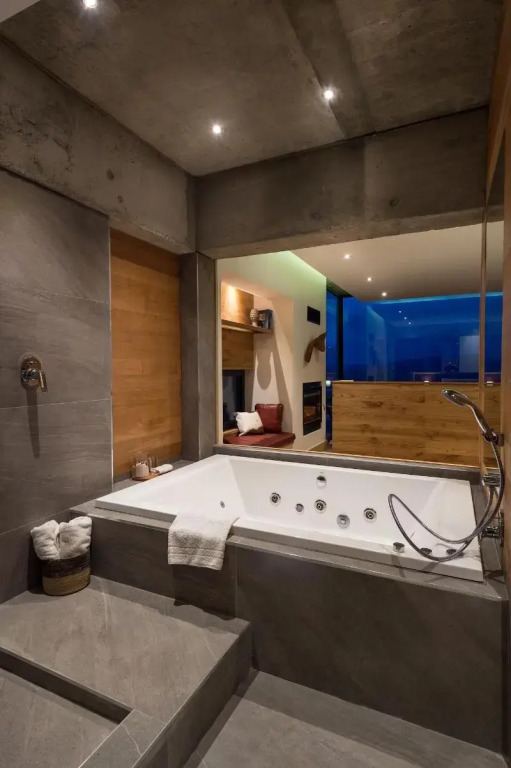 Hotel AWA