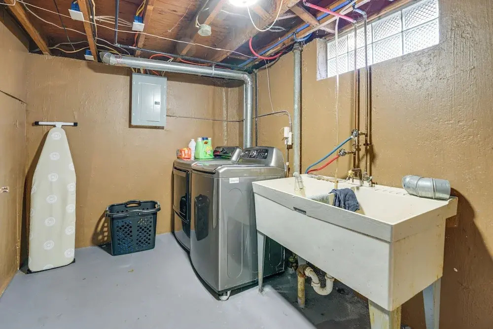 Game, Stay & Play: Family Home in Westland!