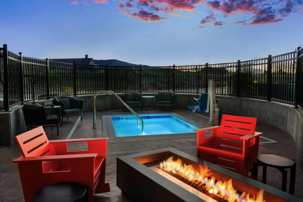 The Hoffmann Hotel Basalt Aspen Tapestry Collection Hilton