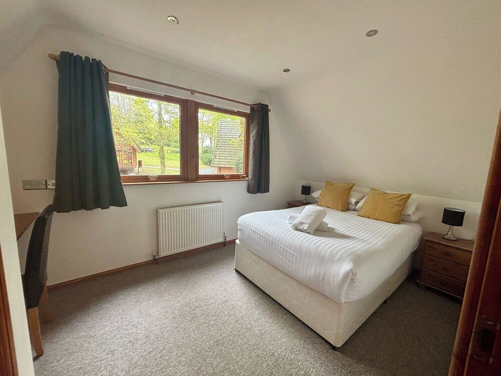 Acorn Lodge