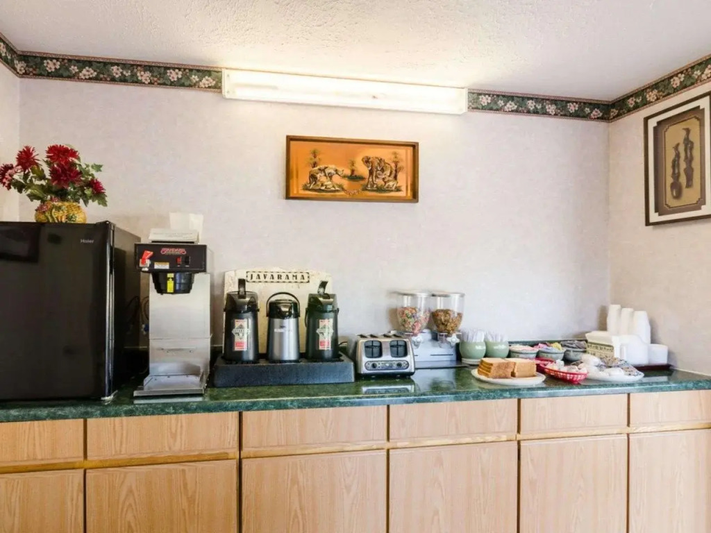 Economy Inn