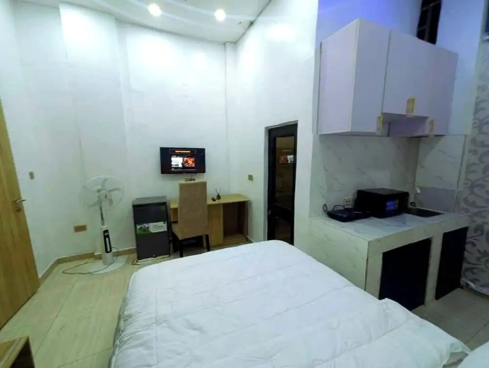 Purple Lavender Court Apartment
