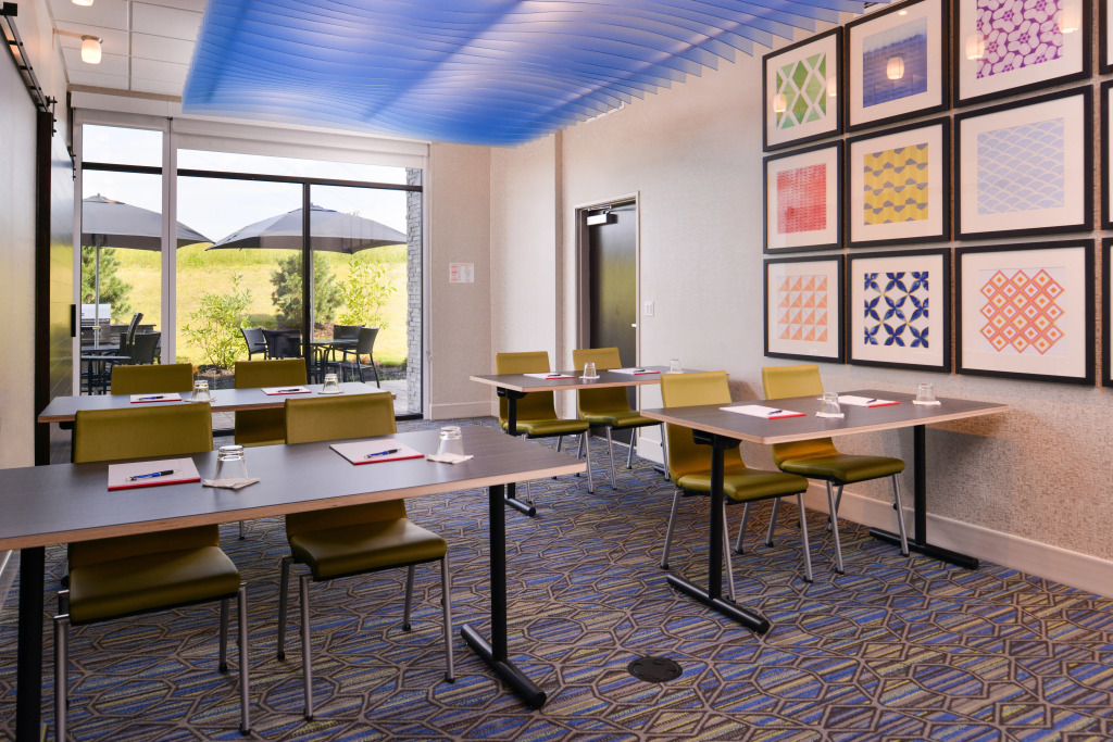 Holiday Inn Express & Suites - Olathe West by IHG