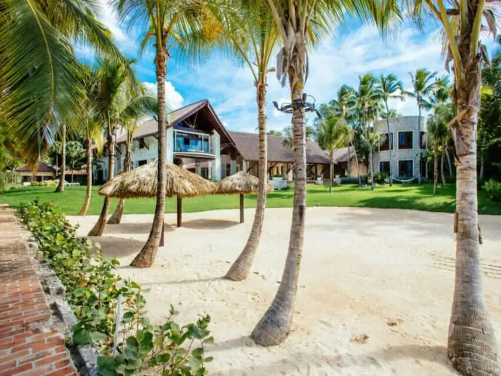 Sunny Vacation Villa 68
