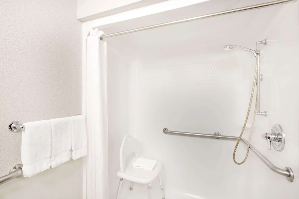 MICROTEL Inn and Suites - Ames