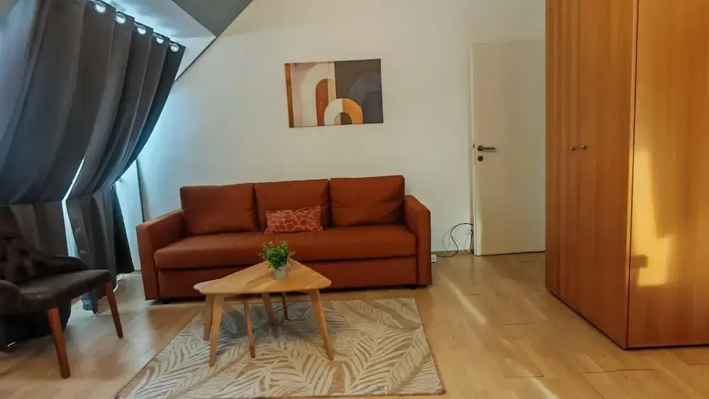 Charming 2 Apartments For Extended Stays