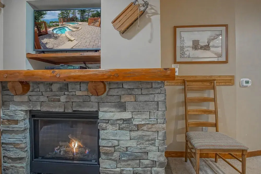 Rimfire 160: Walking Distance to Shops, Restaurants, Starbucks 1 BR Sleeps 4