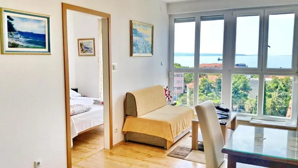 Apartment 28