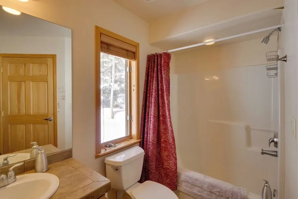 Slopeside Sanctuary - Penthouse < 1 Mi to Lifts!
