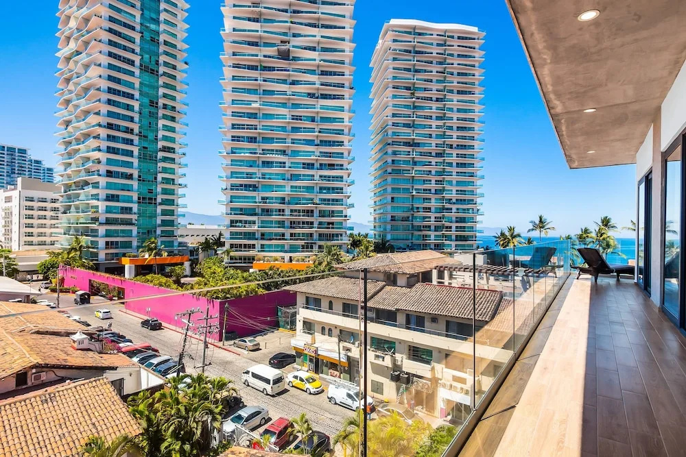 5th-floor Condo With Partial Ocean Views, Heated Pool, Sauna, Gym, Balcony, W/D