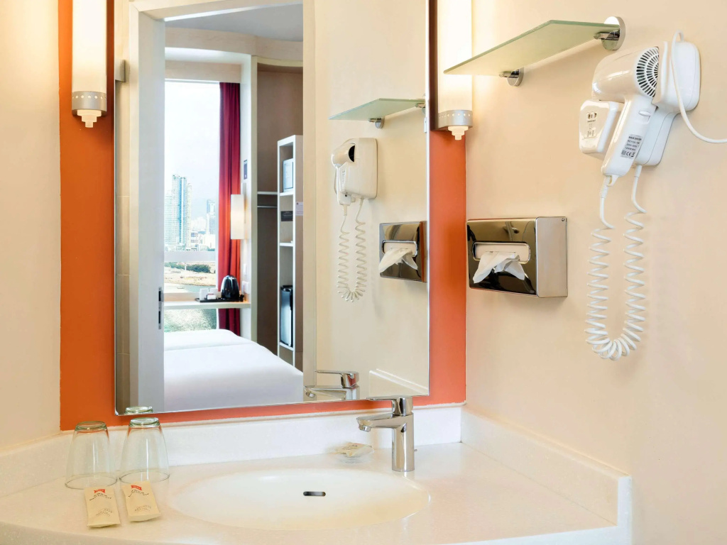 Ibis Hong Kong Central & Sheung Wan