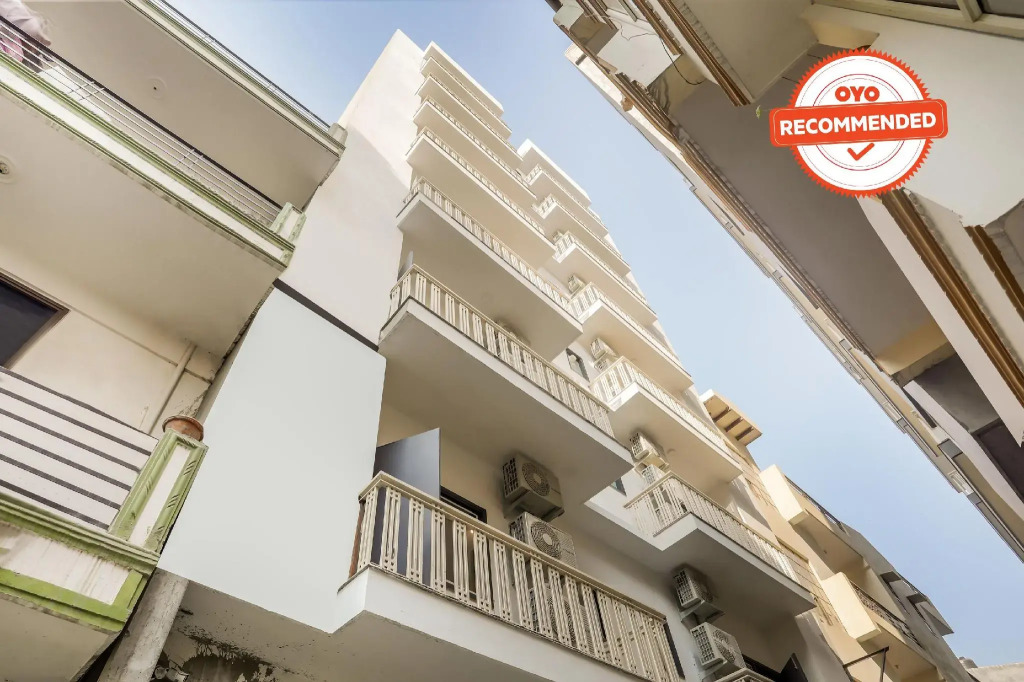 Collection O 45795  Le Noida Hotel, Near Sector 76 Metro Station.
