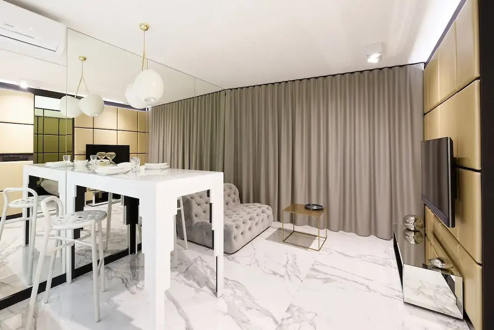 Super Apartment with Hot Tub