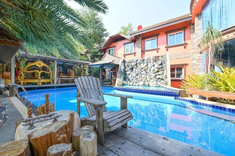 OYO Maesri Resort