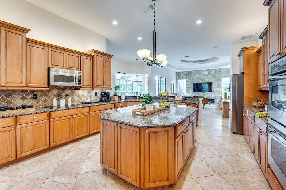 7 Mi to Great Wolf Lodge Water Park: Luxury House