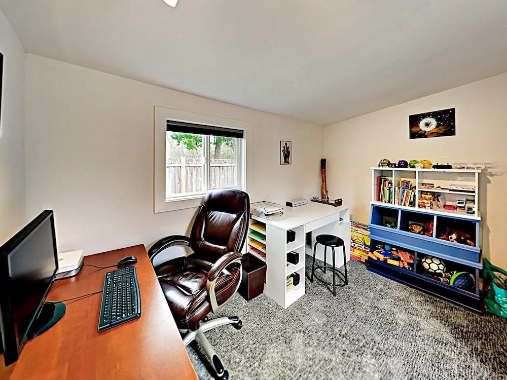 3528 SW 98th Street Home by RedAwning