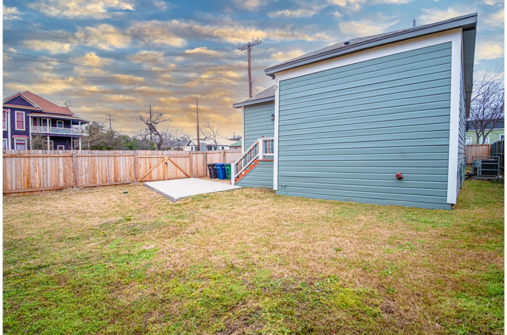 Beautiful Craftmans  4BR/2,5BA Home Near Downtown