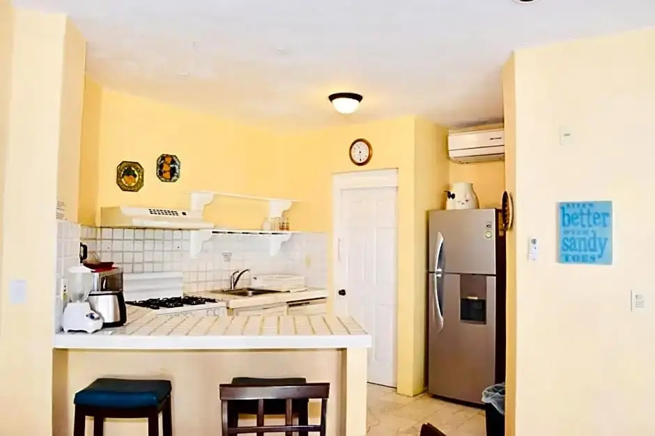 VILLA PARA 5P 4A 1M dentro del Hotel a un lado del Krystal IXTAPA Con Playa WiFi